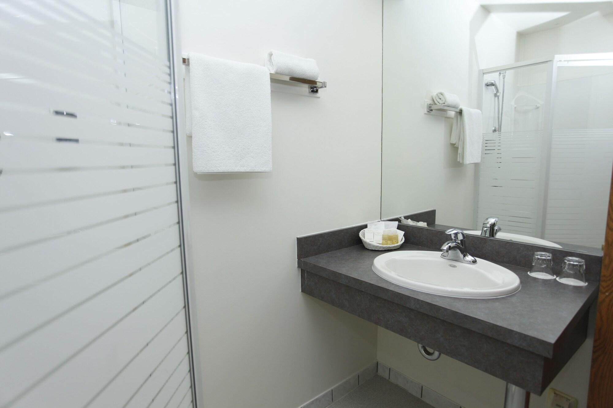Airport Mara Hotell 3*